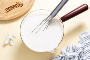 Шаг 10: Размешайте все венчиком, чтобы не оставалось комочков.