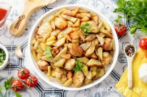 Шаг 40: Курица с картошкой в аэрогриле готова. Приятного аппетита!