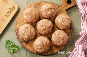 Шаг 25: Сформируйте голубцы желаемой формы. У меня получилось 12 штук.