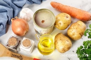 Шаг 1: Подготовьте все ингредиенты по списку. Тушёнку можно взять любую, в моём случае была тушёнка из оленины.